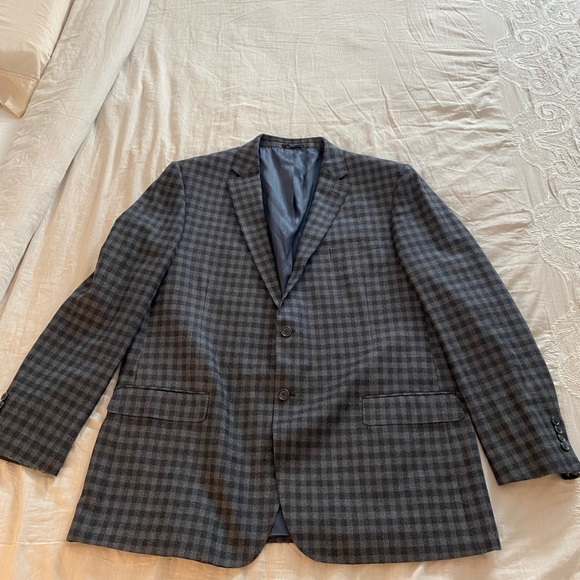 Ermenegildo ZEGNA
Windowpane Como Wool Two-Button Suit Jacket - Picture 1 of 4